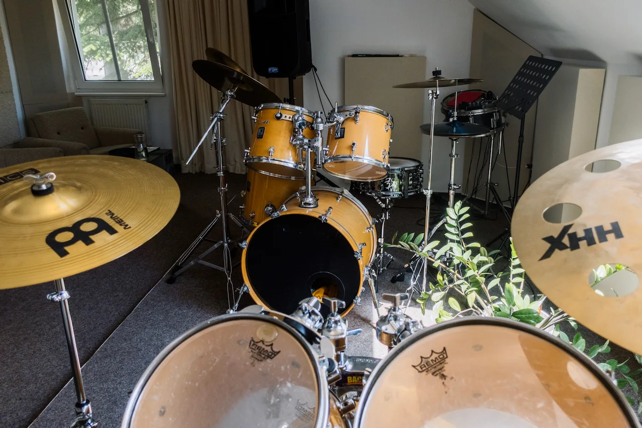 Skúšobňa WELLDRUM s klavírom a aparatúrou